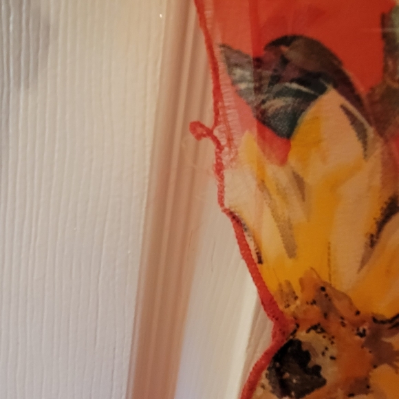 Floral cover. - Picture 3 of 3